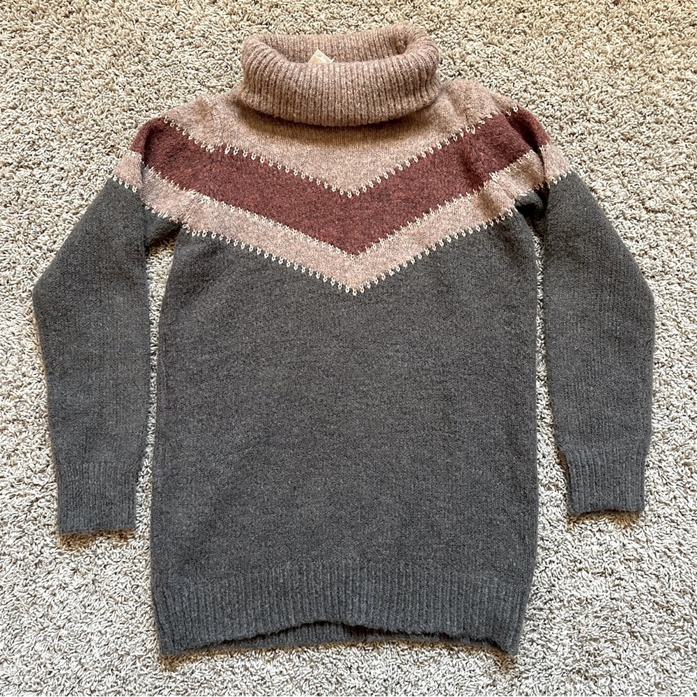 Mystree zoya color block turtle neck sweater